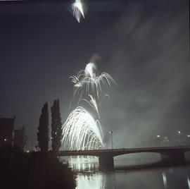 Pokaz sztucznych ogni z okazji zakończenia Dni Wrocławia 1969 r.