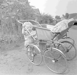 Dziecko z wózkiem