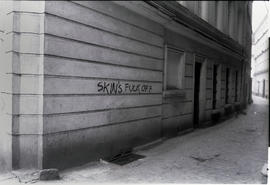 Skins fuck off