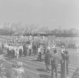 Manifestacja młodzieży z okazji 25. rocznicy kapitulacji III Rzeszy